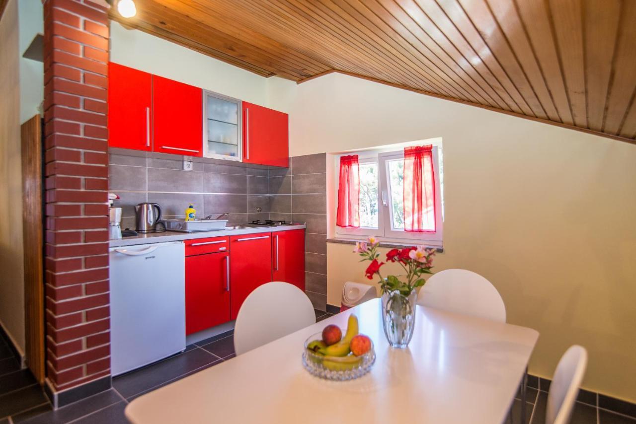 Apartment Vesna โรวีน ภายนอก รูปภาพ