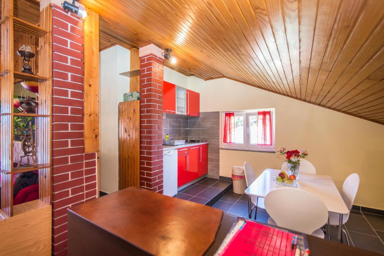 Apartment Vesna โรวีน ภายนอก รูปภาพ